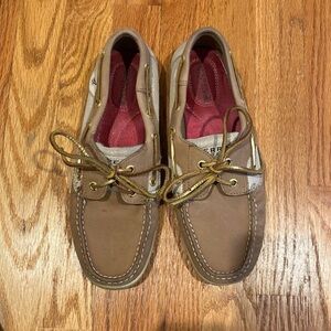 Used sperrys woman size 9